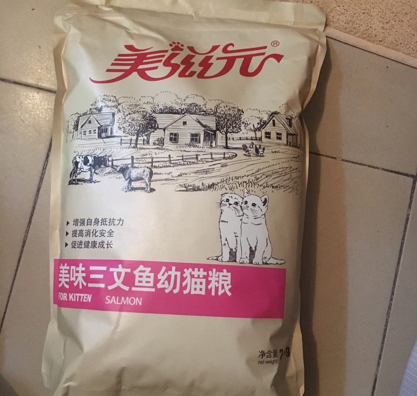 一份猫粮搞定五只小奶猫,一公斤猫粮多少钱