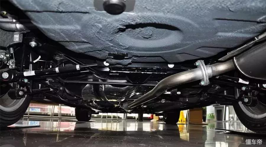 雨水洗车对车漆伤害,雨水洗车对汽车的危害