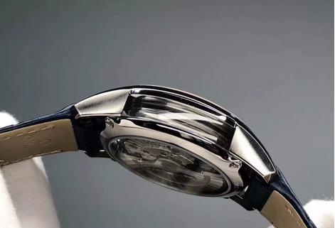 欧米茄蓝盘大碟飞和明亮之蓝,欧米茄碟飞41mm明亮之白