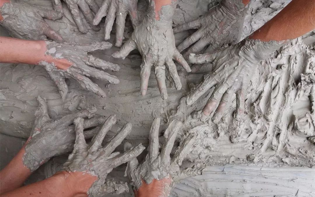 护肤品搓泥怎么消除,护肤品搓泥如何去角质