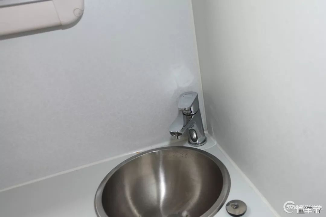 进口100万大额头c型豪华房车,豪华的六座六卧c级房车