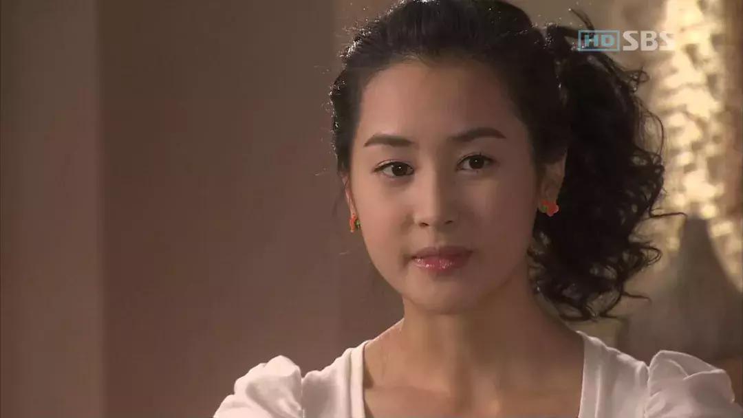 韩国明星整容整完开挂般的人生,整容整毁的韩国女星