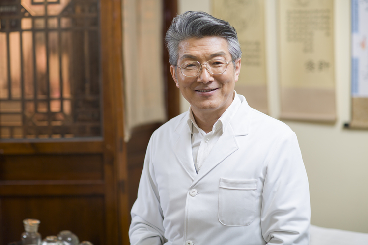 肺癌患者老是腹胀是怎么回事,肿瘤专家谈化疗真相