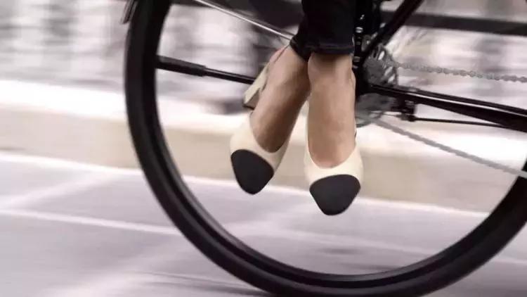 贫穷限制了我的想象香奈儿,明星上大学用香奈儿