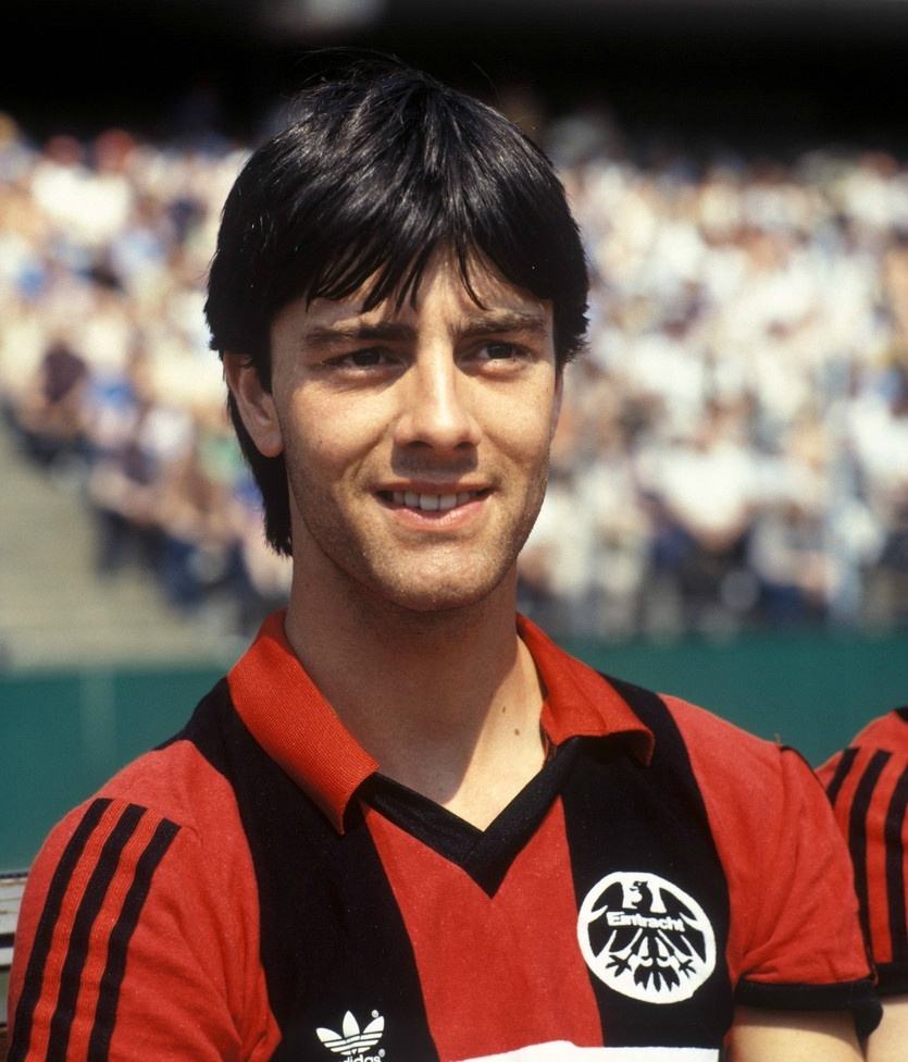 勒夫，凭什么从一个寂寂无闻的球员变身德国主教练？