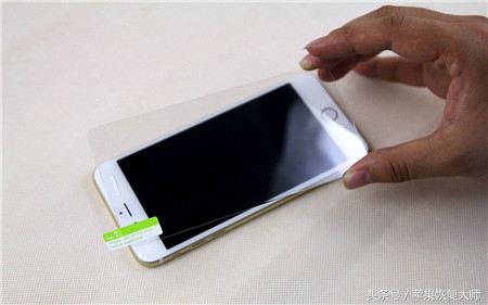 手机贴膜价格多少合算,手机贴膜多少钱最便宜