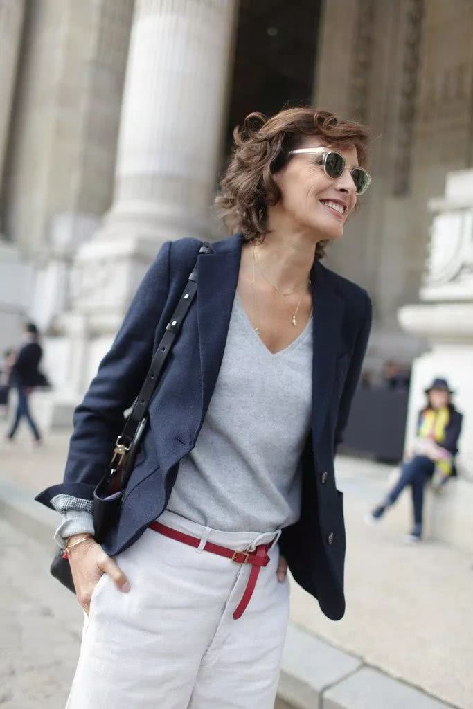 跆拳道白腰带的正确系法简单视频,带金属扣的腰带系法蝴蝶结慢动作