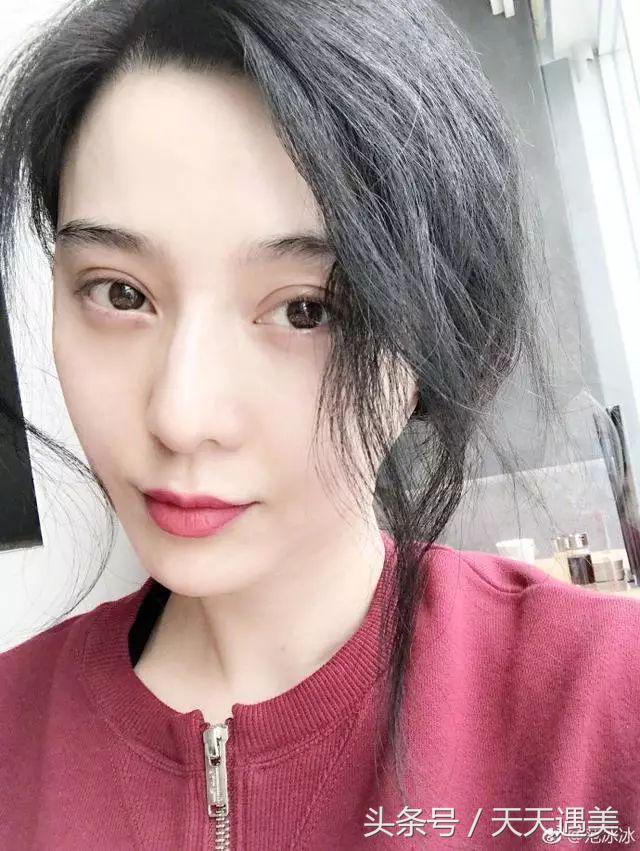 大方承认割双眼皮的明星,戚薇旗下明星