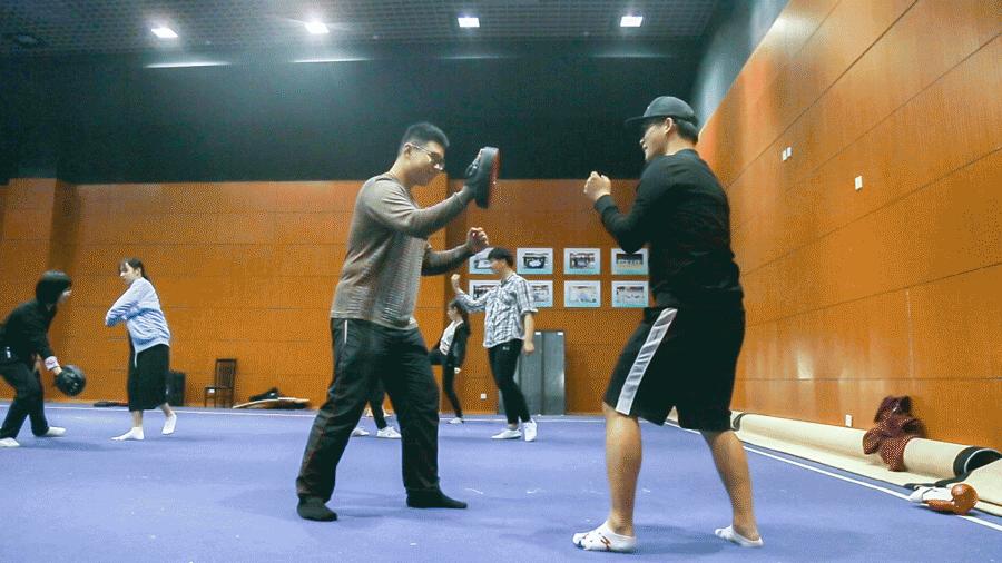 学校女子防身术课程,大学女生防身术教学