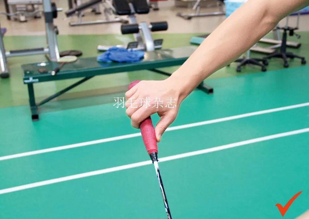 横拍反手攻球错误动作及纠正方法,反手攻球练习方法及常见错误纠正