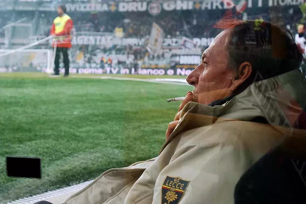 伟大的足球以弱胜强,伟大的球员永远面对质疑和谩骂