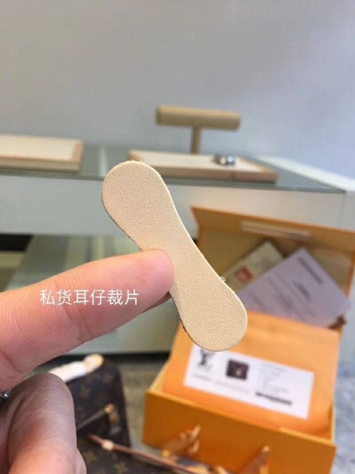 lv导购说包分辨不出真假,lv包包鉴定师直言