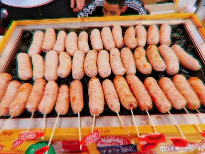 杜蕾斯开了家烤肠店！继出了诗集后又搞大动作了