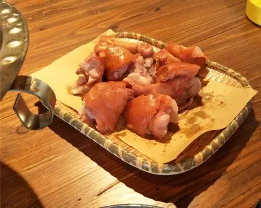 对酒当歌人生几何借酒助兴,对酒当歌人生几何举杯畅饮