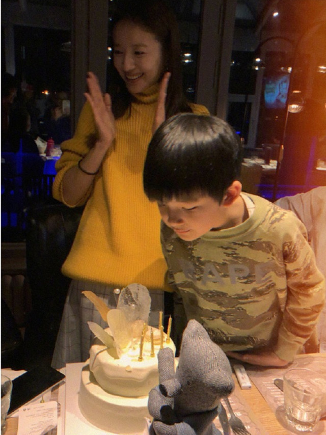 关晓彤连续七年为鹿晗庆生视频,关晓彤连续七年给鹿晗庆生