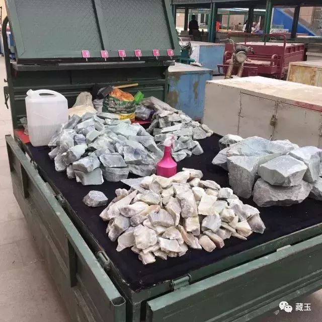 俄料和且末料哪个厉害,俄料跟且末料哪个更值得入手