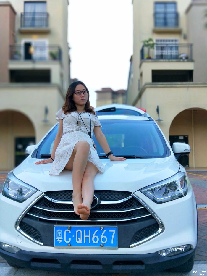 媳妇当车模宝骏,媳妇当车模菲斯塔