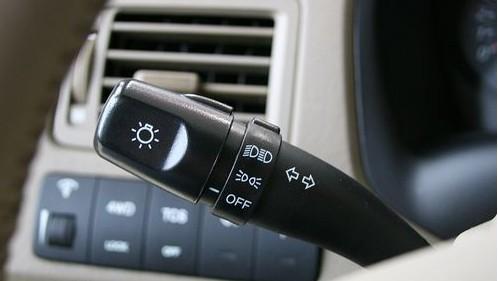 科目三夜间灯光全套灯光模拟考试,夜间模拟灯光通过路口该怎么打灯