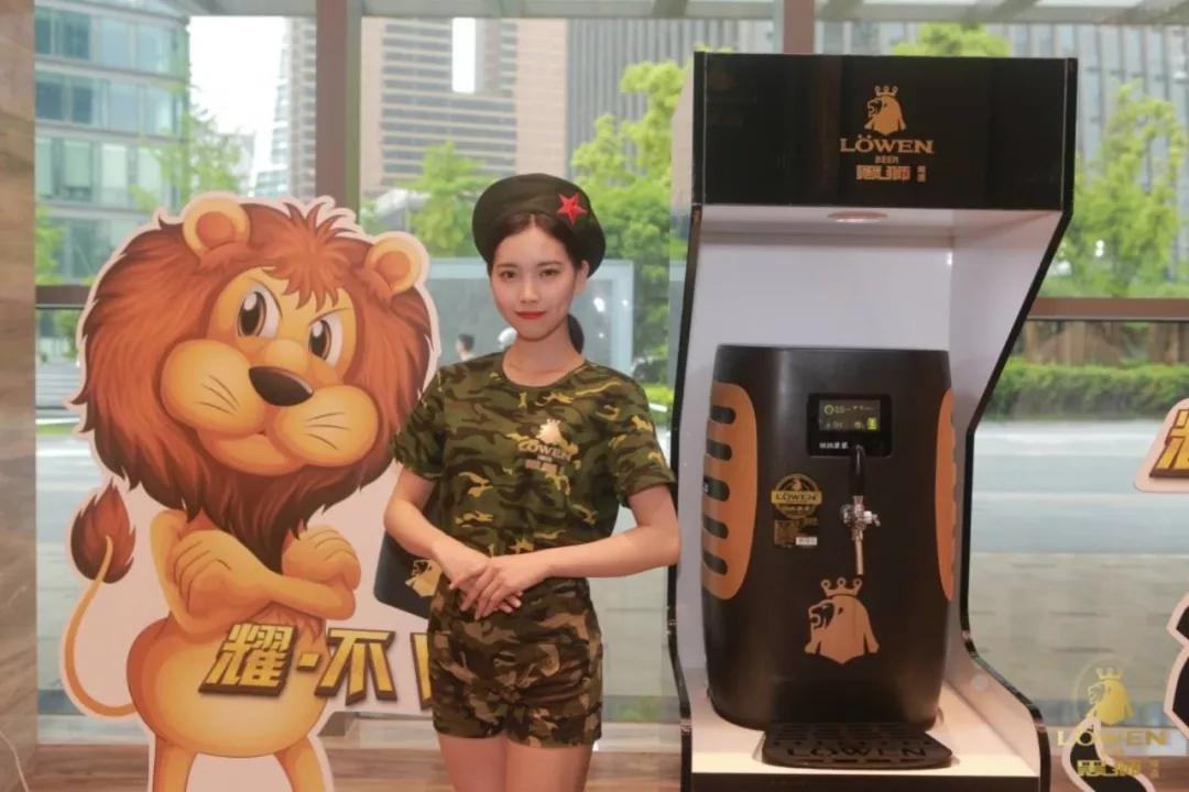 雪花黑狮原浆啤酒,网红直播饮白酒