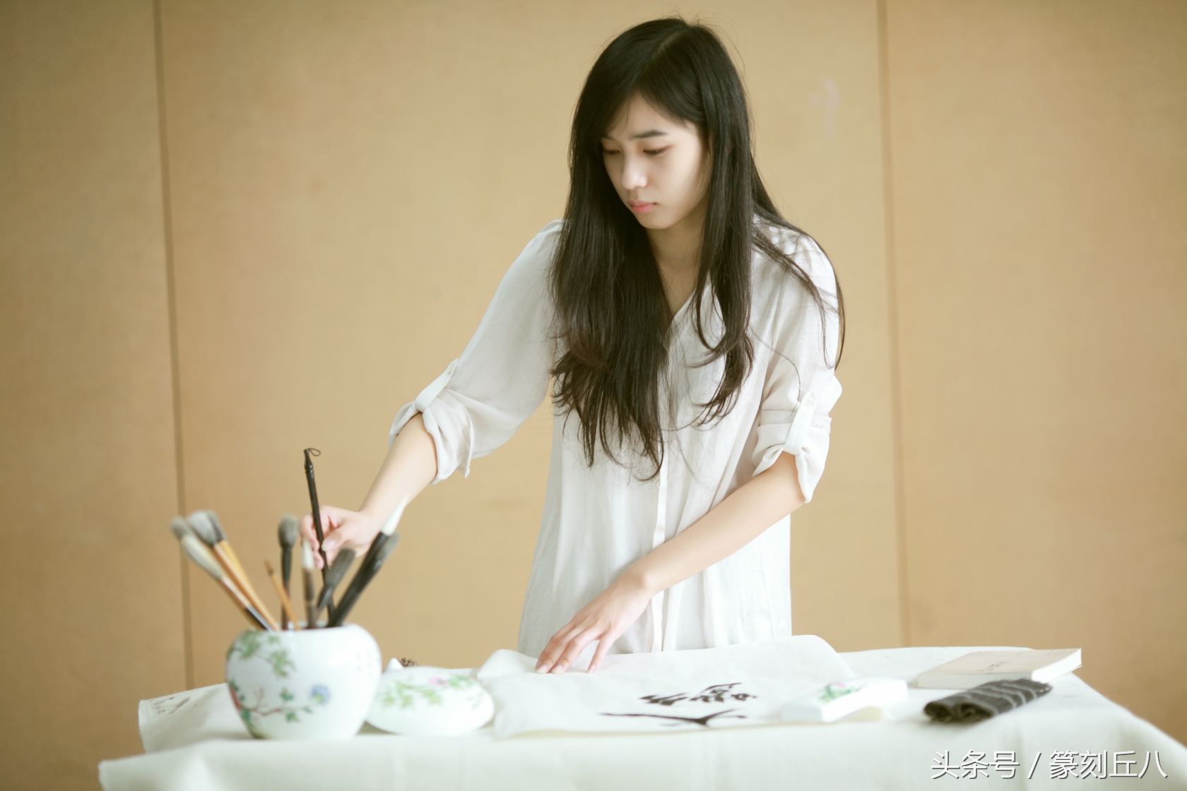 用亲身经历说明练书法的益处,练习书法是养生的方法