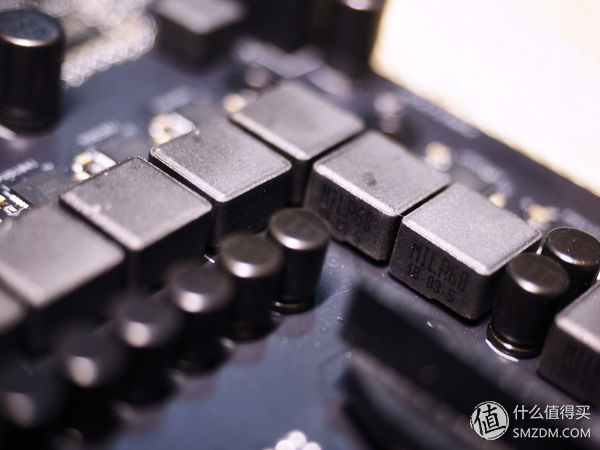 Zen+启动！船新组合RyzenR72700X+华硕ROGX470F—RGB开箱