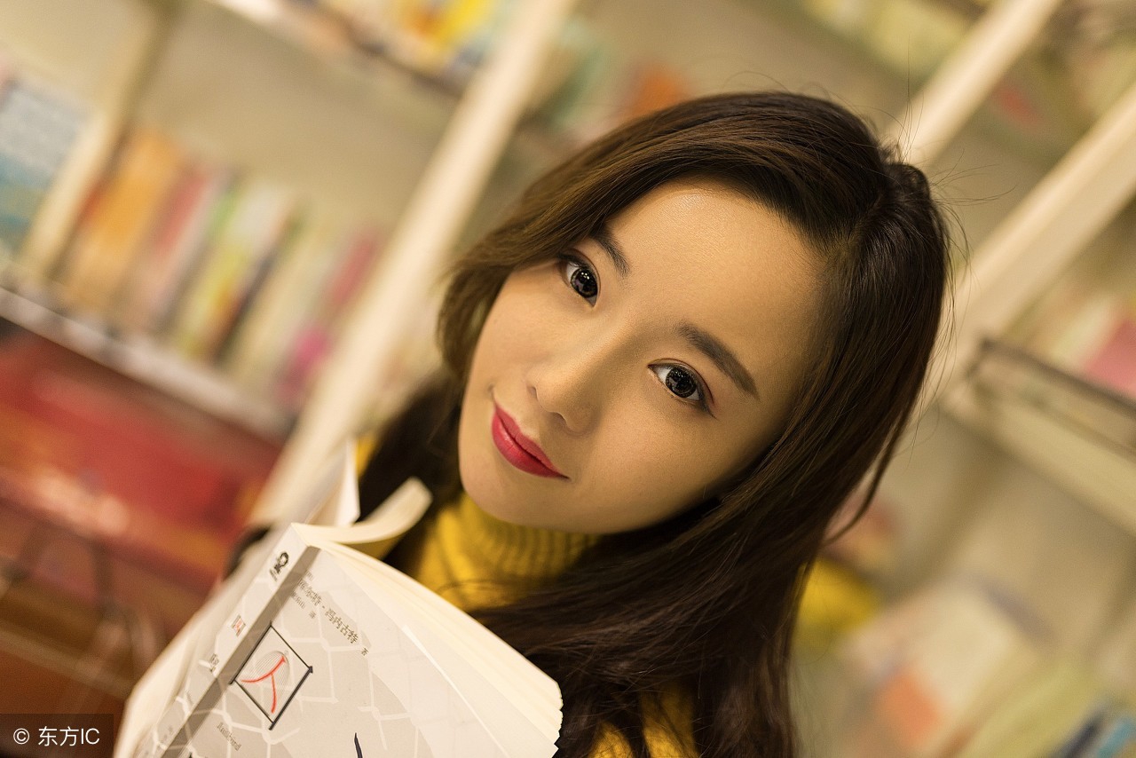 怎样和女生微信聊天找话题,亲戚推的女生微信怎么聊天