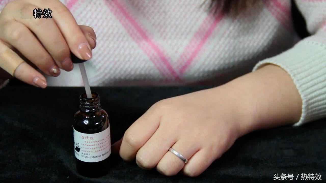 怎样把螺丝钉拧进去,螺丝钉怎么插进手背上