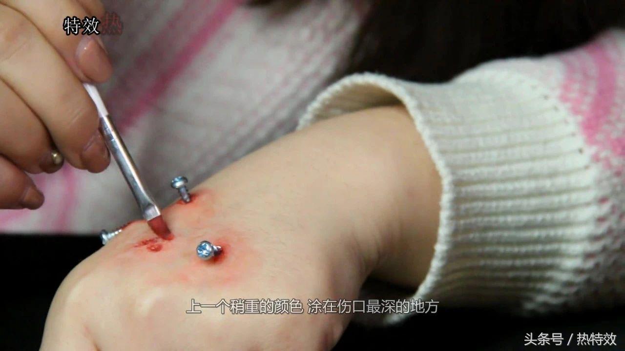 怎样把螺丝钉拧进去,螺丝钉怎么插进手背上