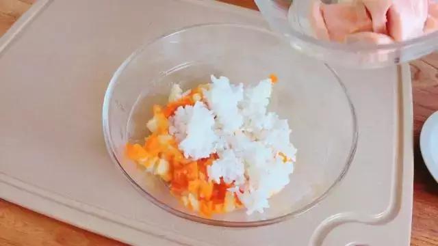 三文鱼辅食粥1岁以上的做法,三文鱼白米粥辅食怎么做