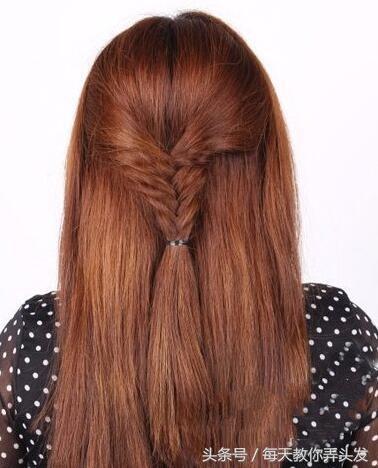 一个歪辫子的编发教程,俏皮辫子的编发教程