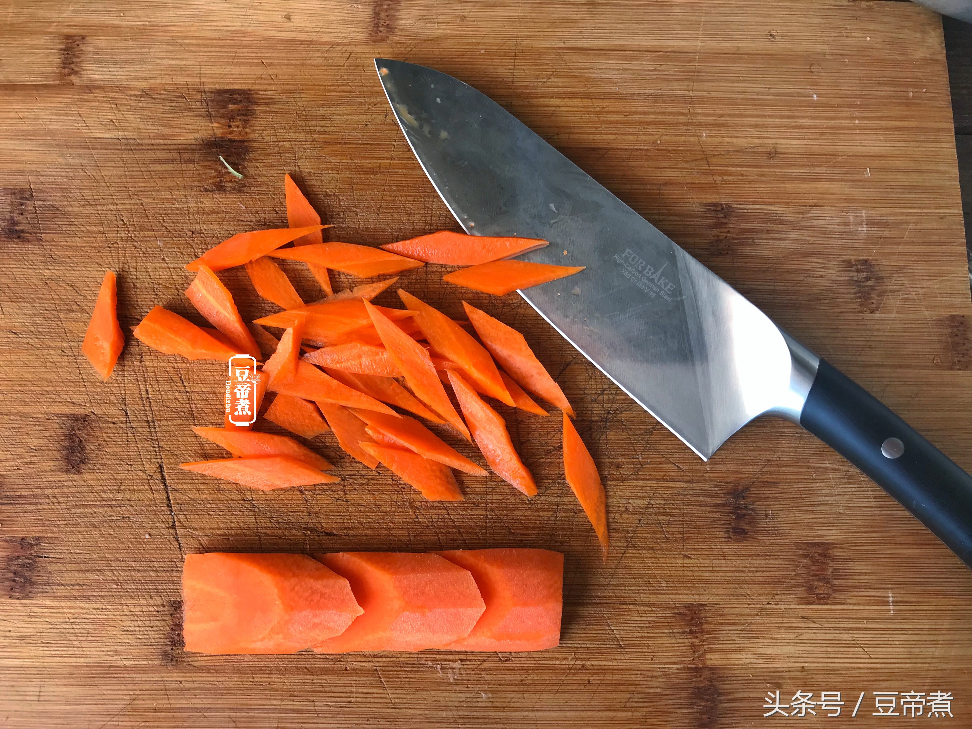 鱿鱼三种新款花刀切法记得收藏,鱿鱼怎么切花刀才卷得漂亮