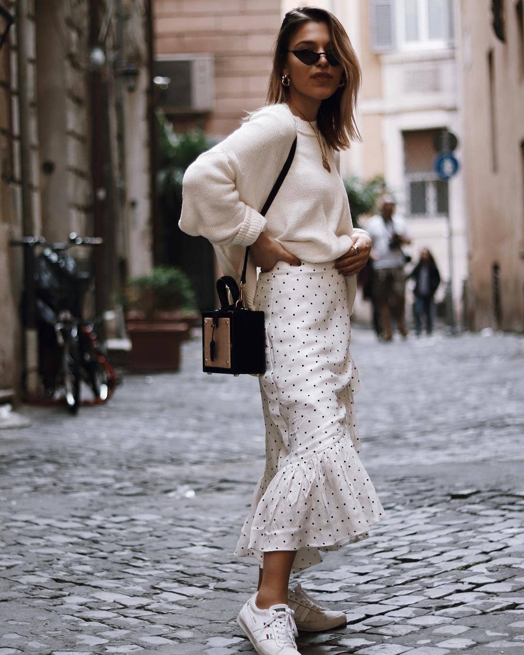 腿粗又矮不敢穿裙子,腿粗个子不高怎么穿搭