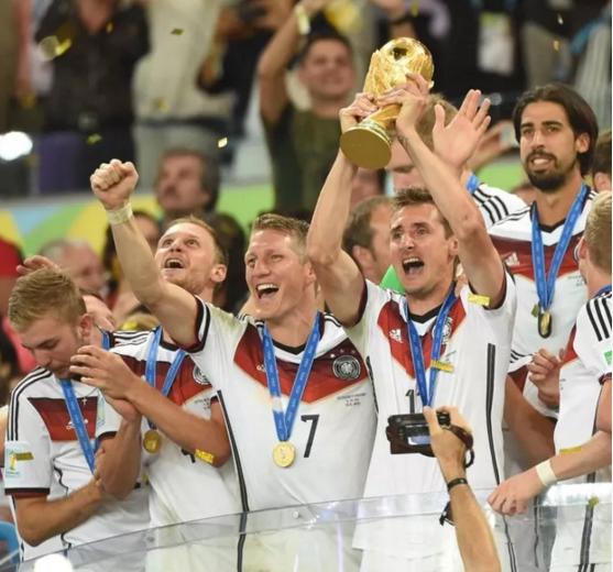 青春不过几届世界杯出处,球迷感叹青春不过几届世界杯