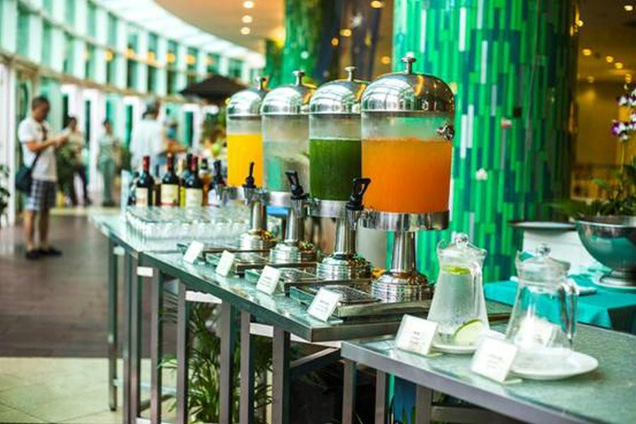 三亚哪家酒店的海滩烧烤好,三亚酒店推荐蜜月旅行