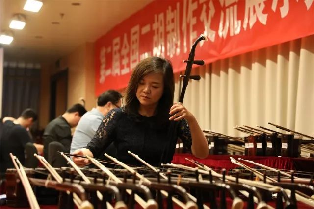 七十一把胡琴角逐中国好二胡,民族乐器绽放大国工匠精神!