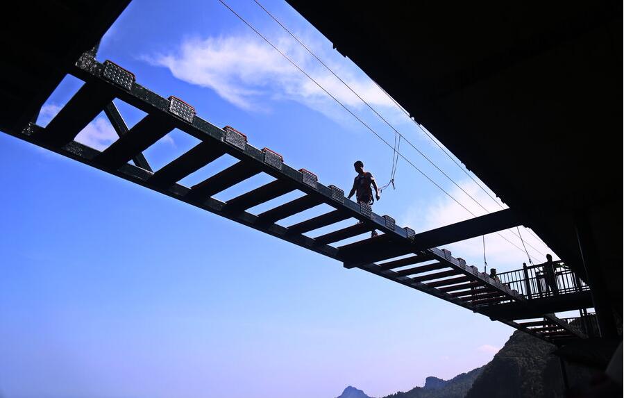 假如生活没精神怎么办，你需要来重庆奥陶纪受点冲击