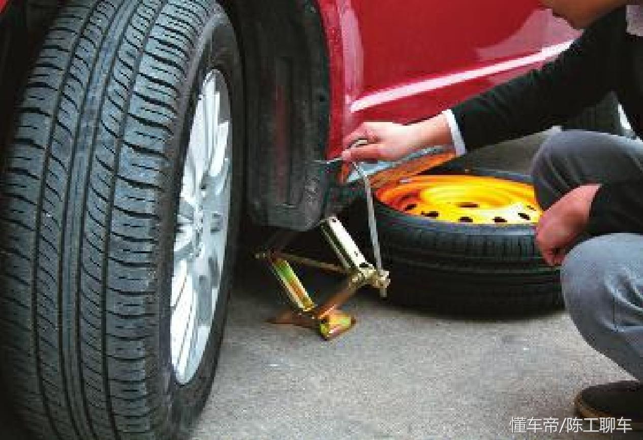 汽车后悬挂有异响是怎么回事,车子后悬挂咯噔咯噔响是什么原因