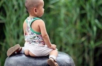 明智的父母，请拒绝宝宝的开裆裤！