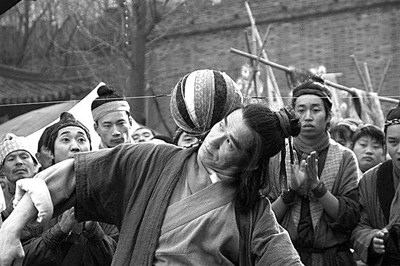 他是史上中国最早的球星，在苏东坡落难时雪中送炭，却被黑了千年