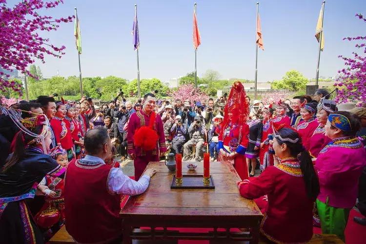 鐣叉棌椋庢儏鎽勫奖,杩愭渤鐣旂殑缇庢櫙