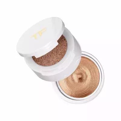 戚薇的双眼皮是埋线还是割的,戚薇割的双眼皮什么形状