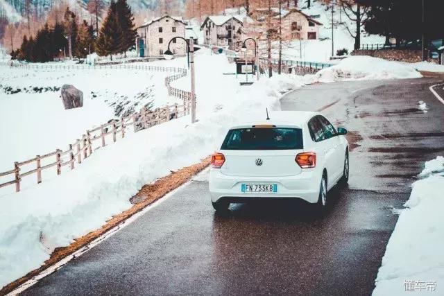 大众polo2022款1.5t和飞度1.5t,新款大众polo试驾