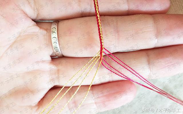 用几根细绳子做彩虹手链,用几根红绳子怎么编手链