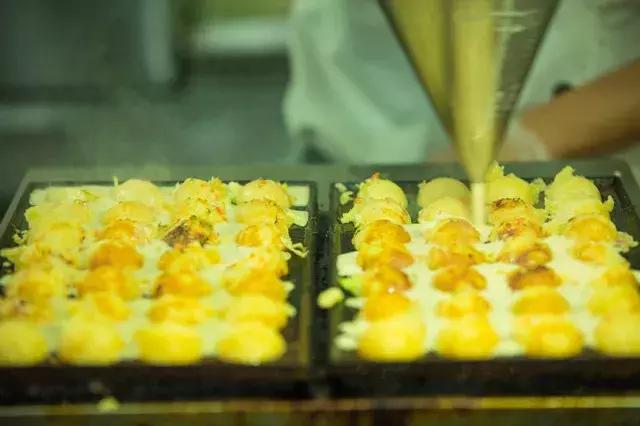 我在西乡中学，等一个人！