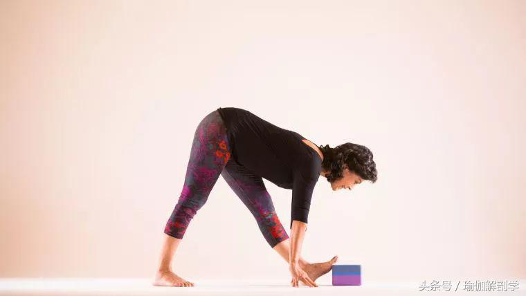 小腿粗壮一招搞定,小腿粗壮僵硬三个动作