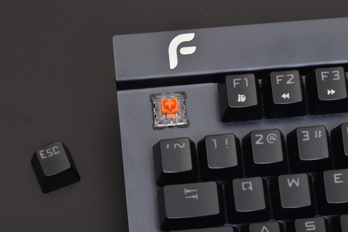 世界杯来了,换个机械键盘边打FIFAONLINA4边等