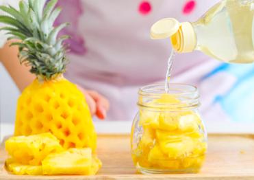菠萝和凤梨都需要用盐水泡吗,菠萝用盐水泡多长时间可以吃
