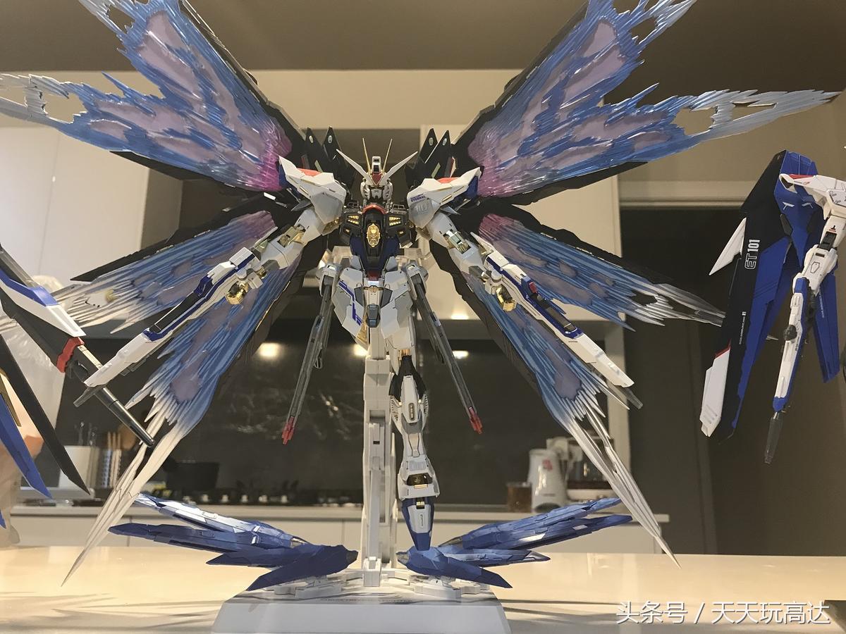 鍘熻壊鐗堝啣鐣屼笁宸ㄥご,鍐ョ晫涓夊法澶寸孩椋為緳