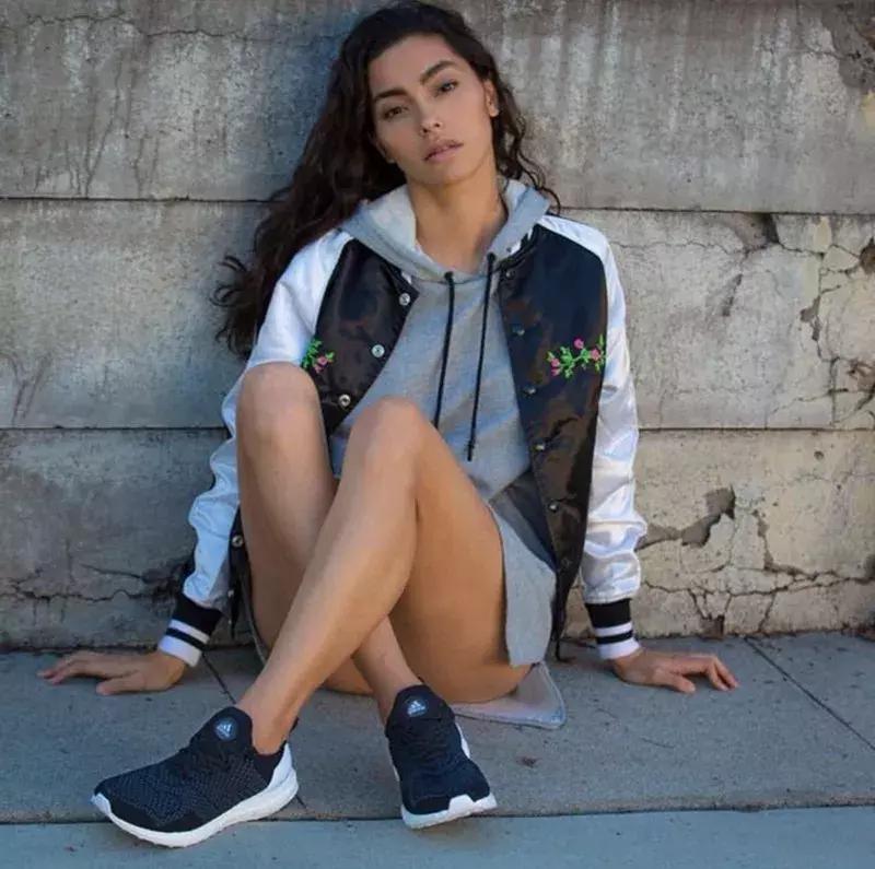 现在社会人的标配，都是脚踩爆米花了？