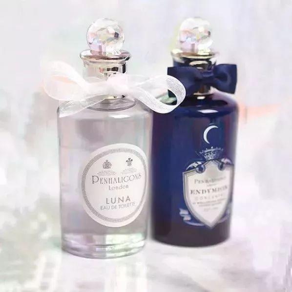 女人身上的香水味是什么很好闻 (你身上有他的香水味但没有我的贵)